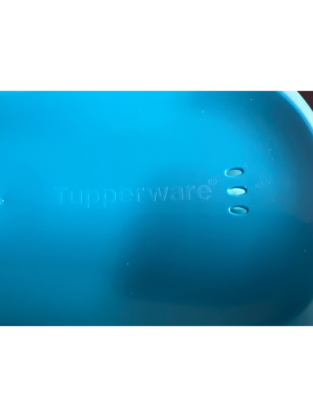 Tupperware Blue Plastic Ventilated Container - Picture 5 of 5